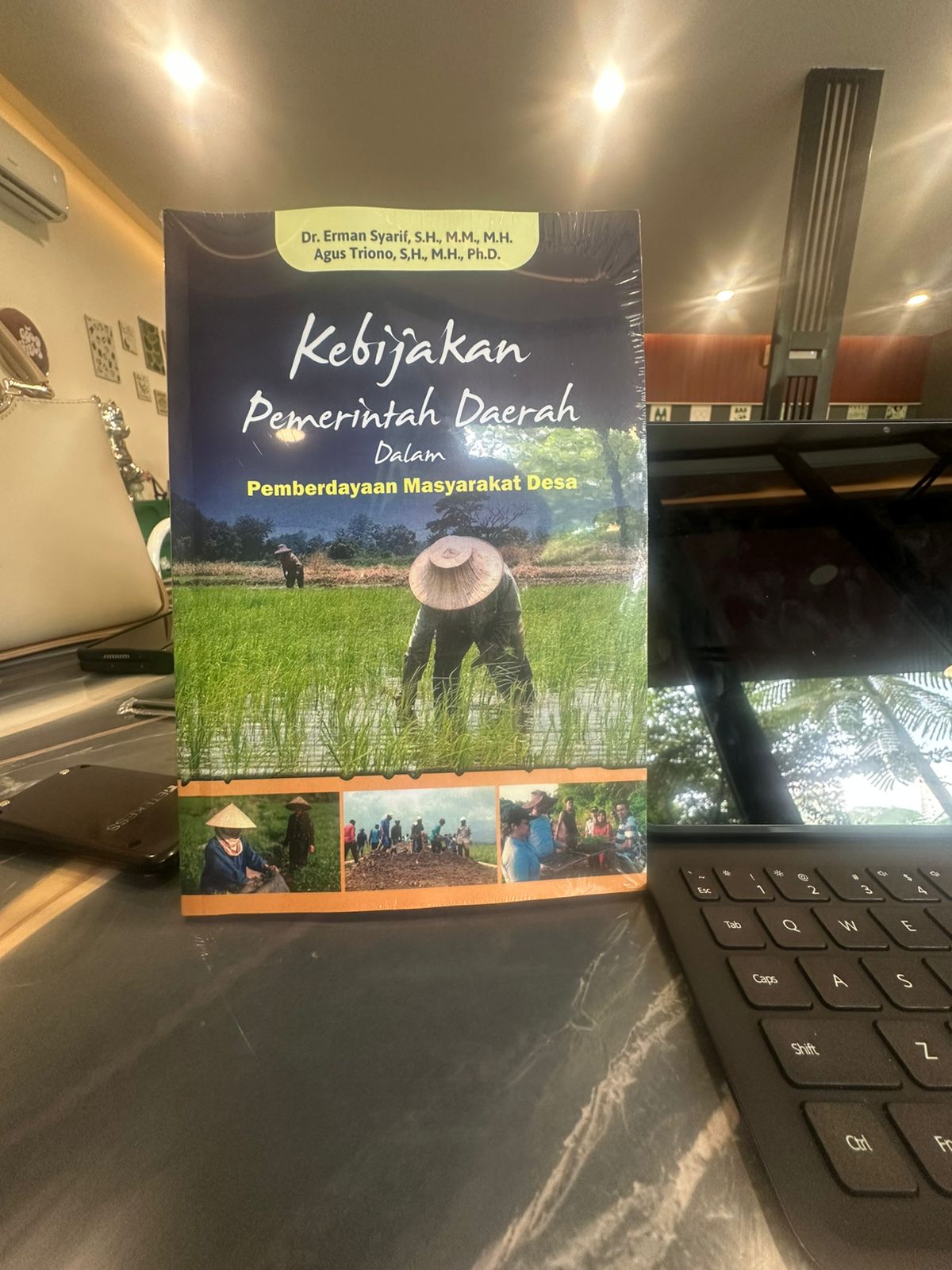 Koleksi Buku Baru di Perpustakaan JDIH Lampung: Kebijakan Pemerintah Daerah dalam Pemberdayaan Masyarakat Desa
